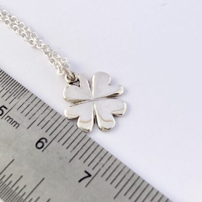 Sterling silver four leaf clover charm pendant & chain