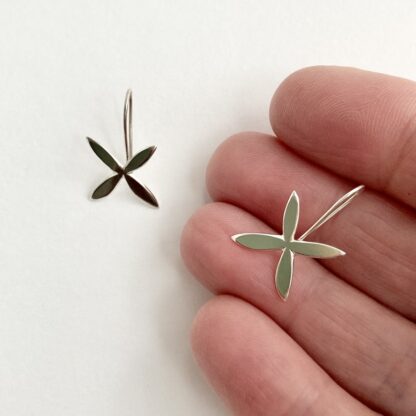 Flower shaped sterling silver drop earrings