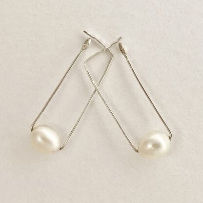 Freshwater pearl hoop earrings